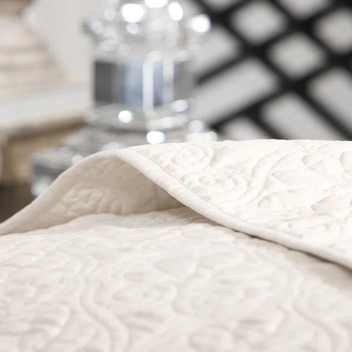 Quebec Reversible Bedspread Set