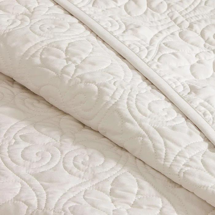 Quebec Reversible Bedspread Set