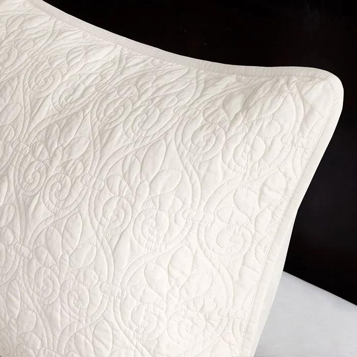 Quebec Reversible Bedspread Set
