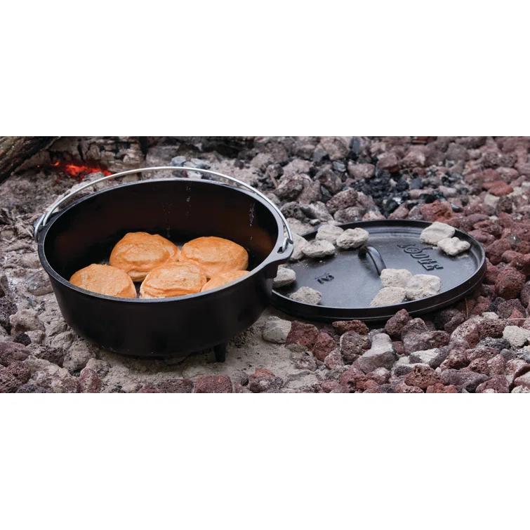Lodge Lodge Cast Iron Camp Dutch Oven