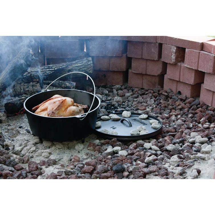 Lodge Lodge Cast Iron Camp Dutch Oven