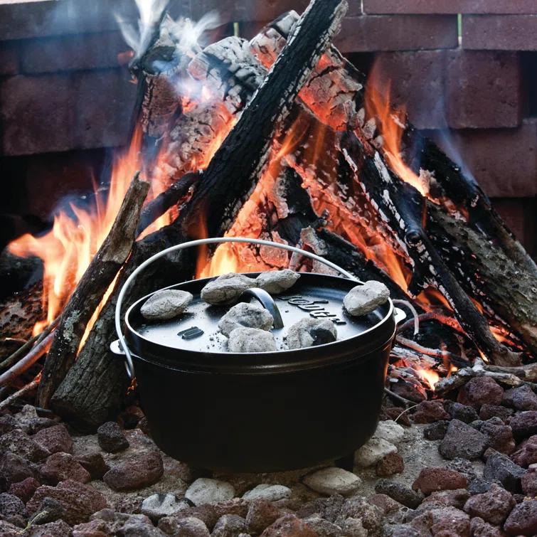 Lodge Lodge Cast Iron Camp Dutch Oven