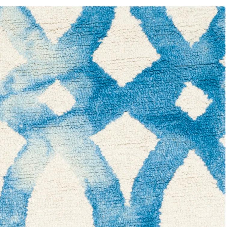 Amekia Hand Tufted 80% Wool, 20% Cotton Geometric Rug
