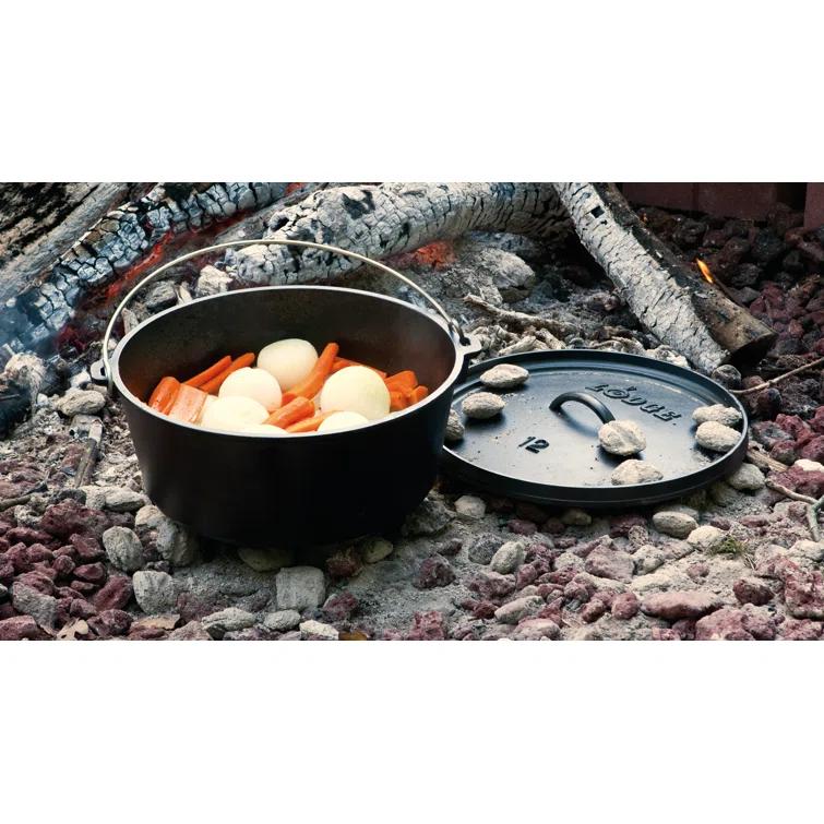 Lodge Lodge Cast Iron Camp Dutch Oven