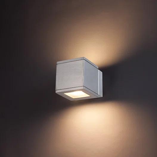 Rubix Aluminum Wall Light