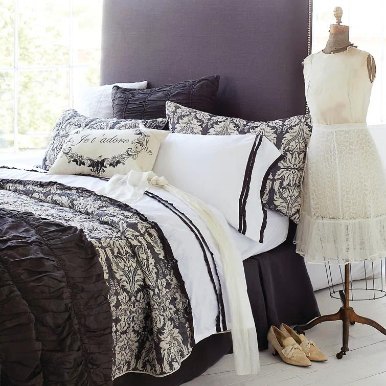 Amity Home Greyston Traditional Percale Damask Quilt