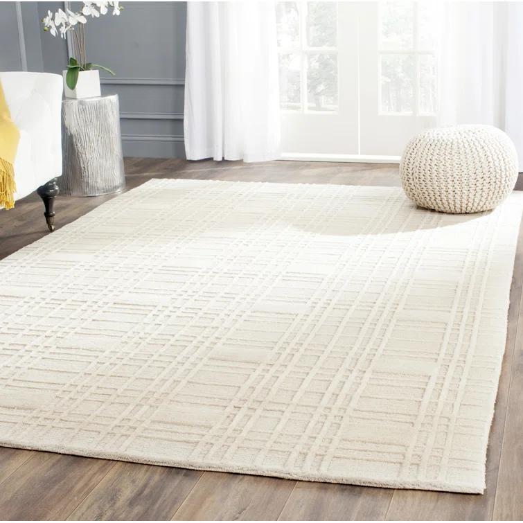 SAFAVIEH Tibetan Abagail Geometric Wool Area Rug, Ivory, 4' x 6'