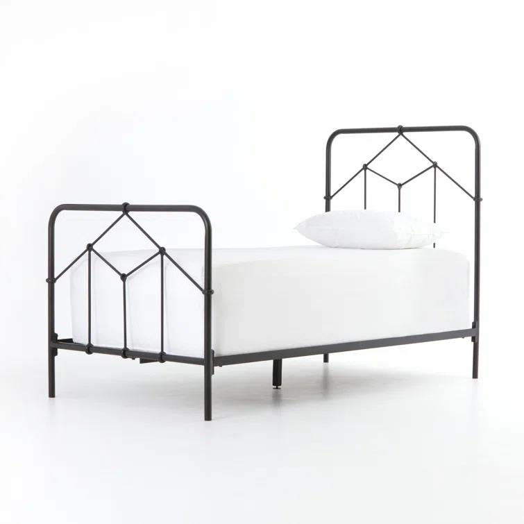 Maddie Bed - Black / Twin