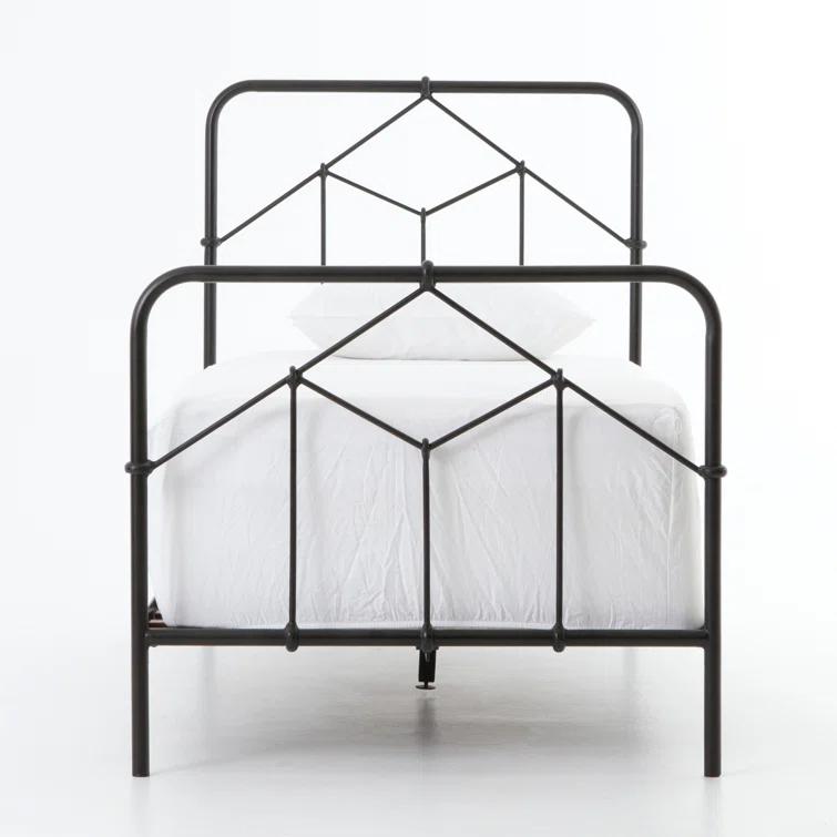 Maddie Bed - Black / Twin