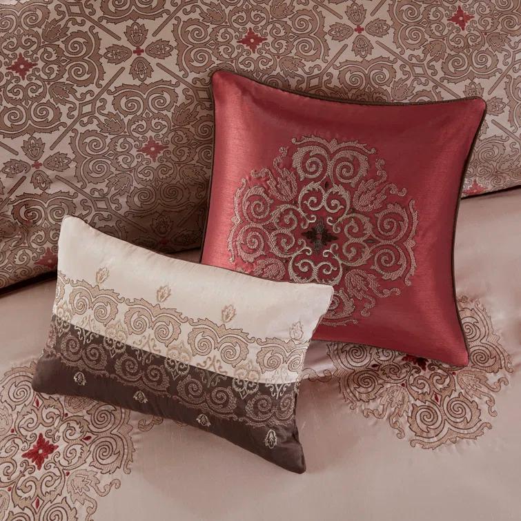 Madison Park Essentials Jacquard Traditional 24 Piece Room in a Bag