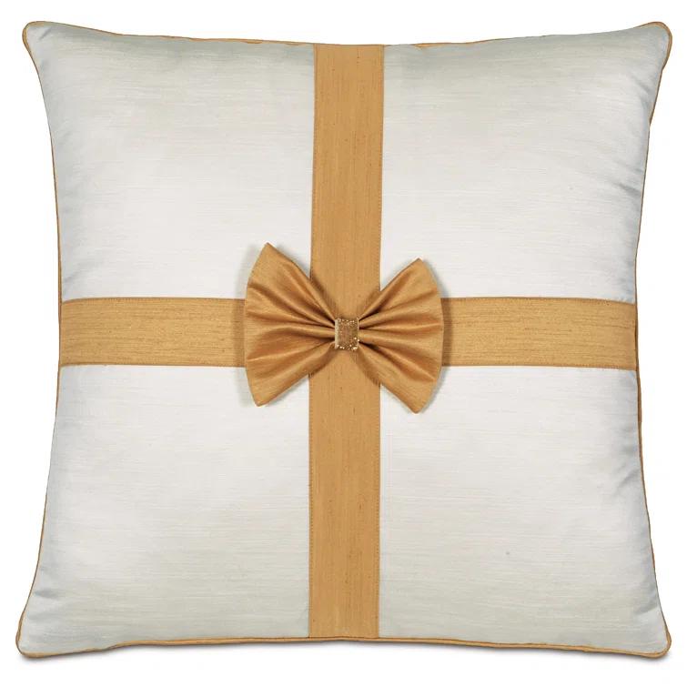 Eastern Accents Holiday Appliqued Throw Pillow