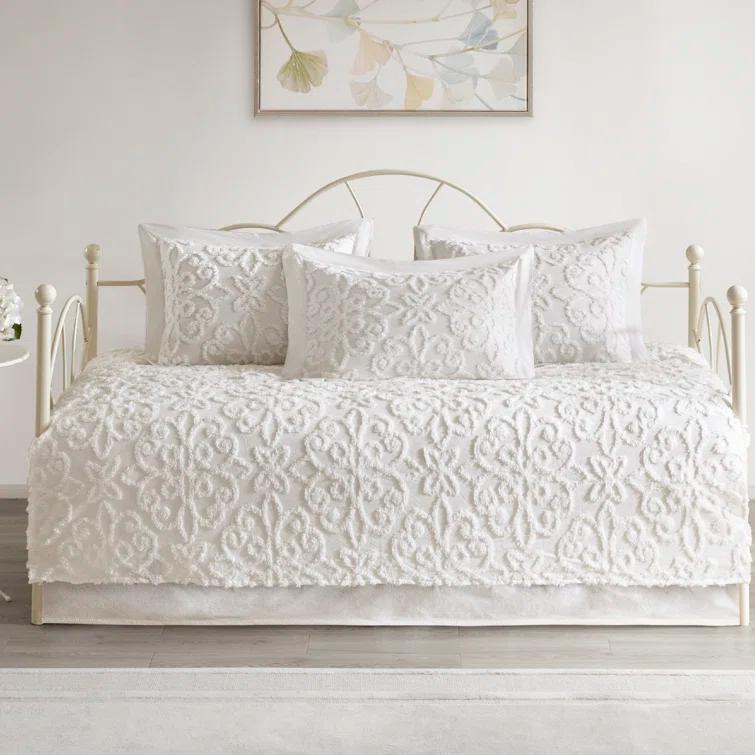 Kelly Clarkson Home Emberly 5 Piece Tufted Cotton Chenille Daybed Set