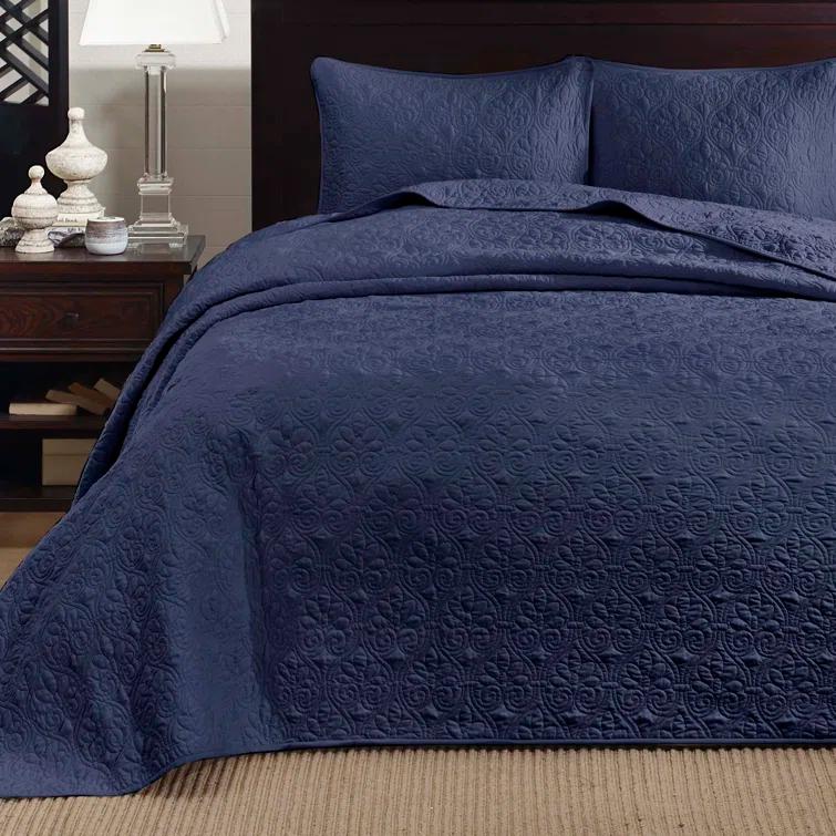 Quebec Reversible Bedspread Set
