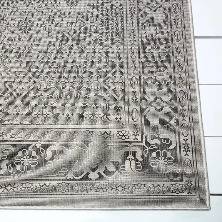 Nicole Miller New York Patio Country Dahlia Medallion Indoor/Outdoor Area Rug Grey/Black
