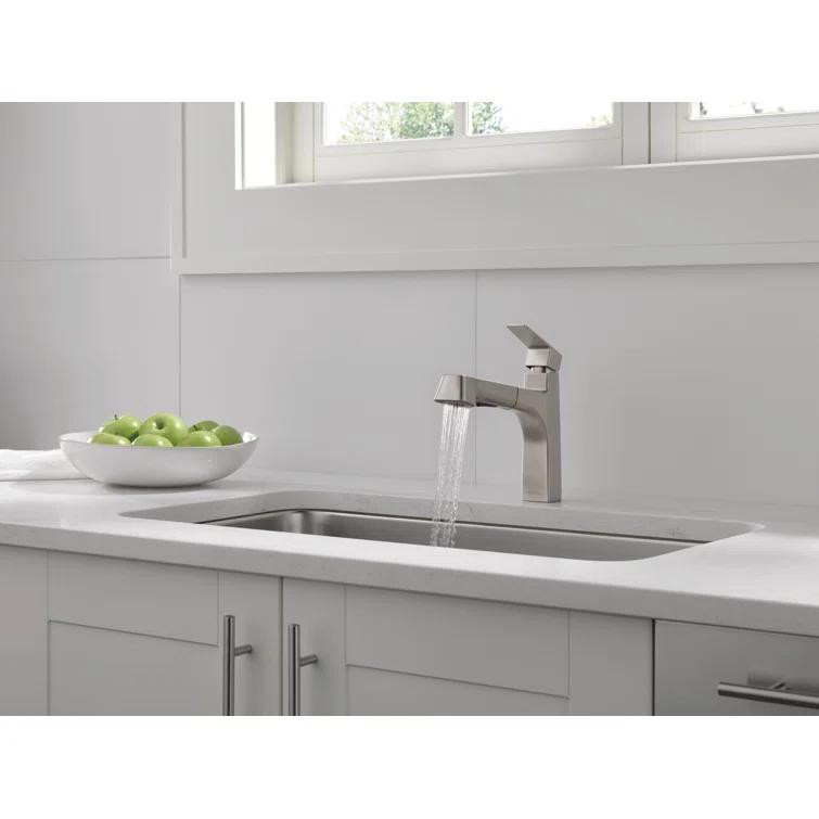 Peerless Faucets Xander Pull Out Kitchen Faucet