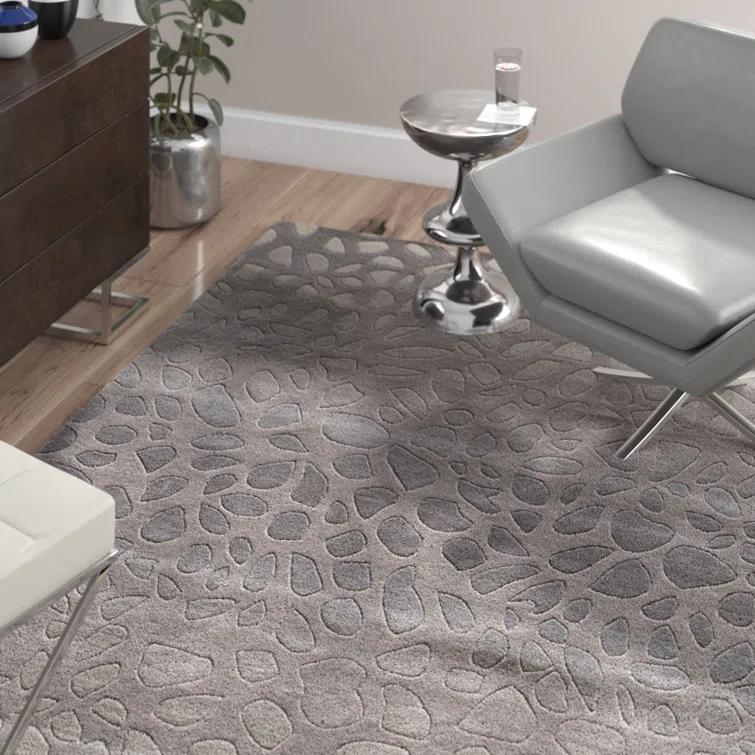 Cobos Animal Print Handmade Tufted Wool Silver Area Rug