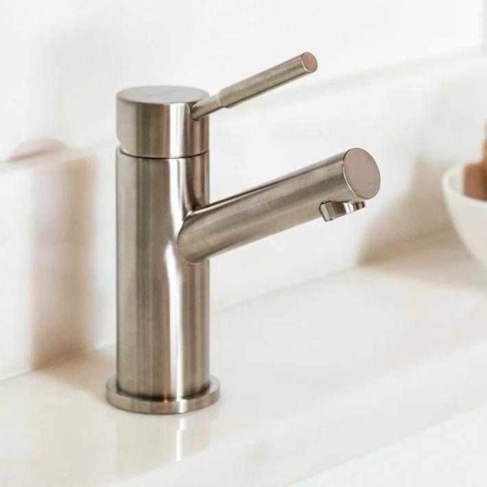 Neo Single Hole Bathroom Faucet with Drain Assembly