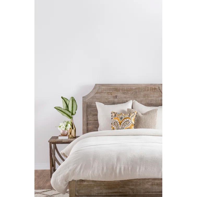 Nadida Pillow - Natural / 22" x 22"