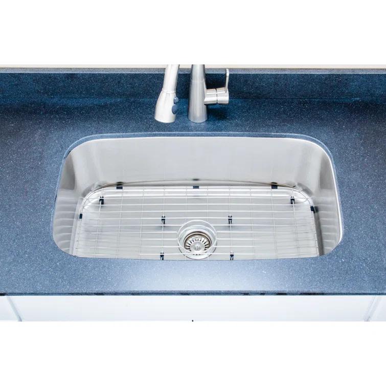 Craftsmen Series 31.5'' L Undermount Single Bowl Stainless Steel Kitchen Sink
