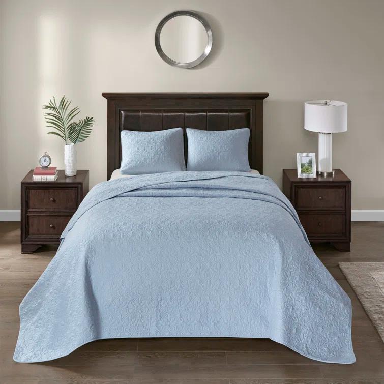 Quebec Reversible Bedspread Set