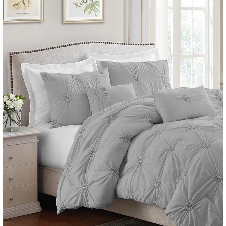 Swift Home Supreme Microfiber Floral Pintuck Microfiber 3-Piece Comforter Set