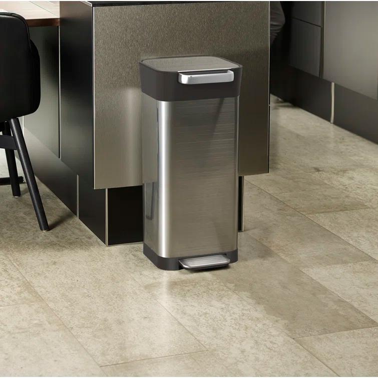 Joseph Joseph Joseph Joseph Titan Trash Compactor with Integrated Odor Control
