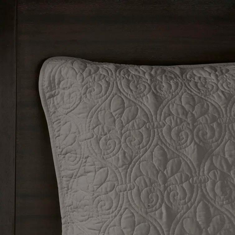 Quebec Reversible Bedspread Set