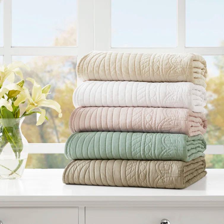 Madison Park Journey Oversized Quilted Throw with Scalloped Edges