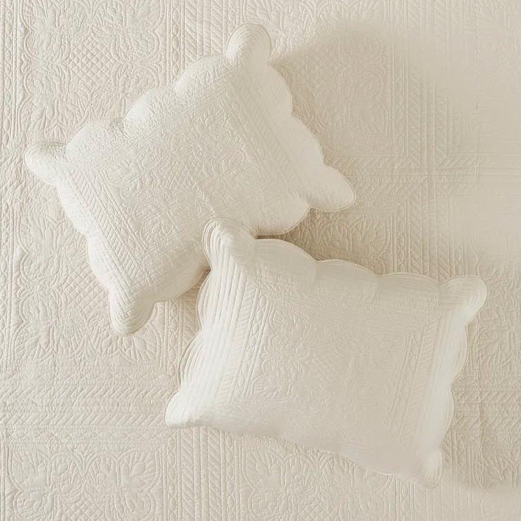 Tuscany Scalloped Edge Quilt Set