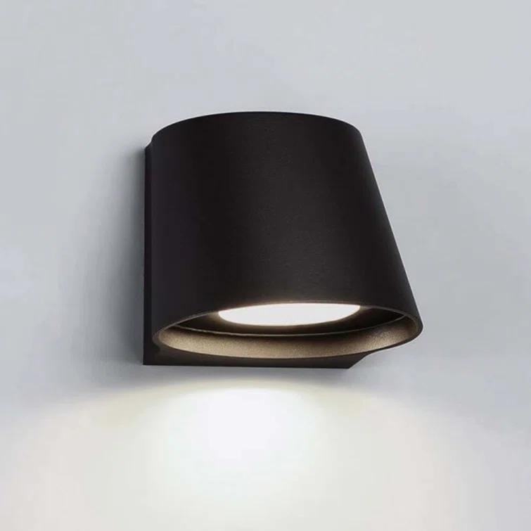 Meiners LED Wall Light