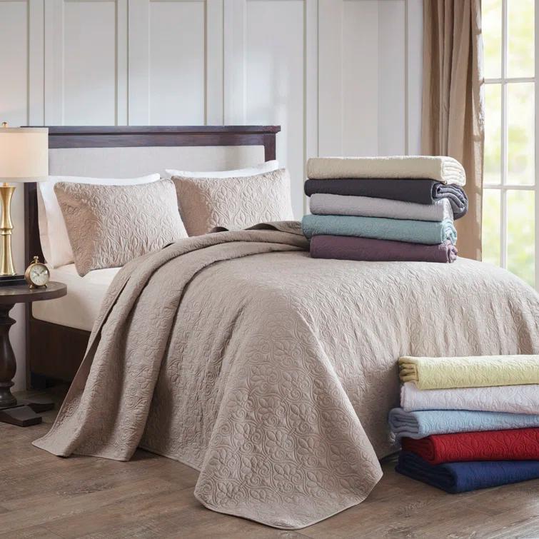 Quebec Reversible Bedspread Set