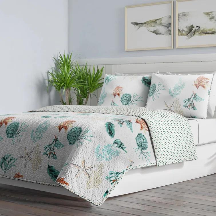 FreshFolds Bright Watercolor Coral Print Quilt Set with Shams