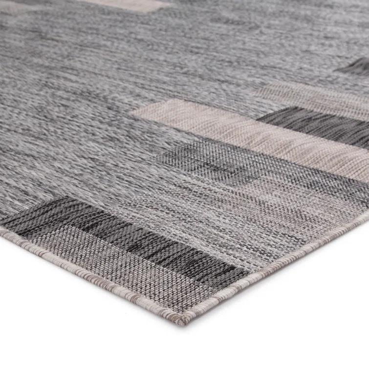 Nikea Geometric Rug