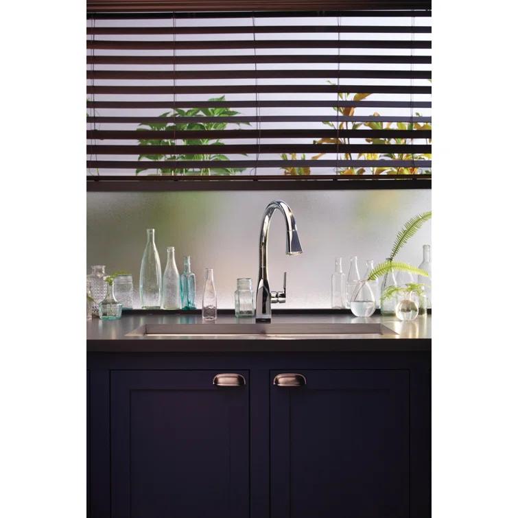 Mateo Pull Down Touch Single Handle Kitchen Faucet with MagnaTite® Docking and Touch2O® Technology