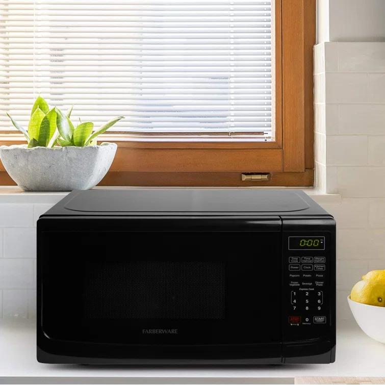 Farberware Farberware Countertop Microwave .7 Cu. Ft. 700-Watt Compact Microwave Oven FMO07ABTBKA