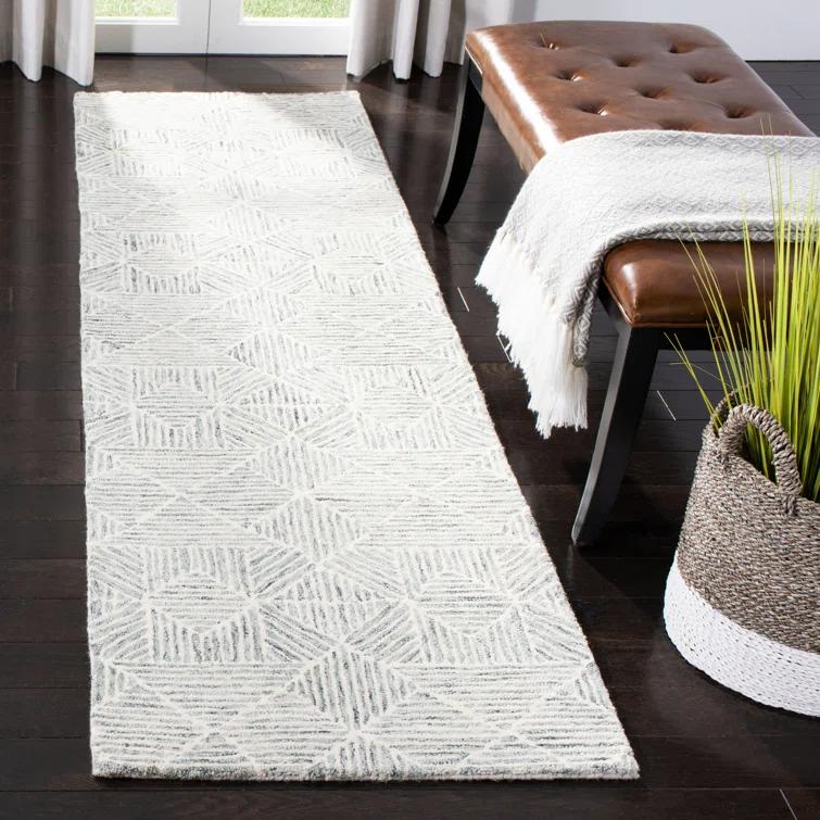 SAFAVIEH Abstract Brock Geometric Area Rug, Green/Ivory, 6' x 6' Square