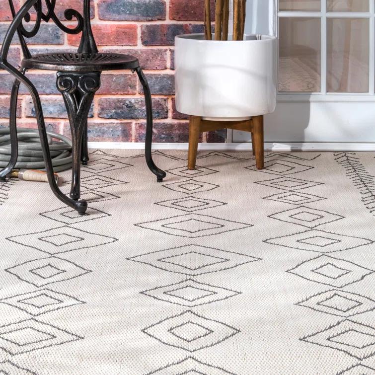 Ezri Diamond Indoor/Outdoor Area Rug for Living Room Patio Deck Front Porch Kitchen, Ivory/Dark Grey