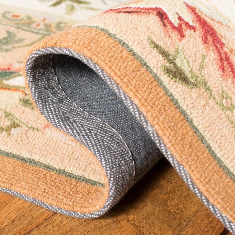 Safavieh Hand Hooked Wool Pile Rug