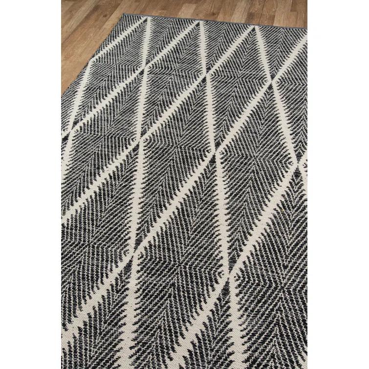 River Beacon Handwoven Indoor / Outdoor Rug by Erin Gates - 5' x 7'6"