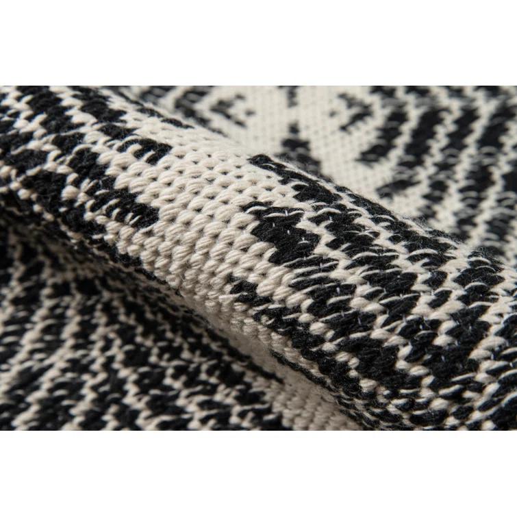 River Beacon Handwoven Indoor / Outdoor Rug by Erin Gates - 5' x 7'6"
