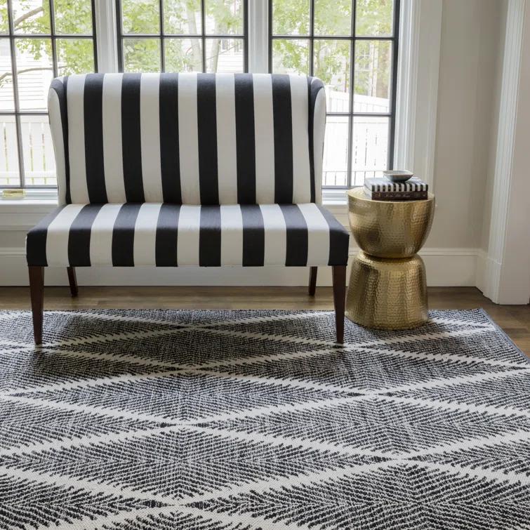 River Beacon Handwoven Indoor / Outdoor Rug by Erin Gates - 5' x 7'6"
