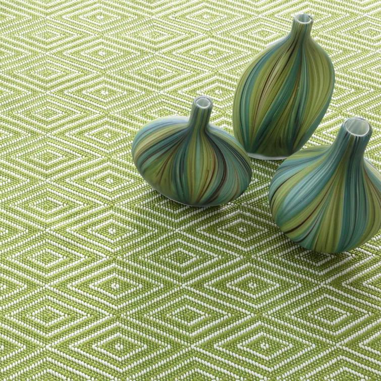 Diamond Sprout/White Handwoven Indoor/Outdoor Rug