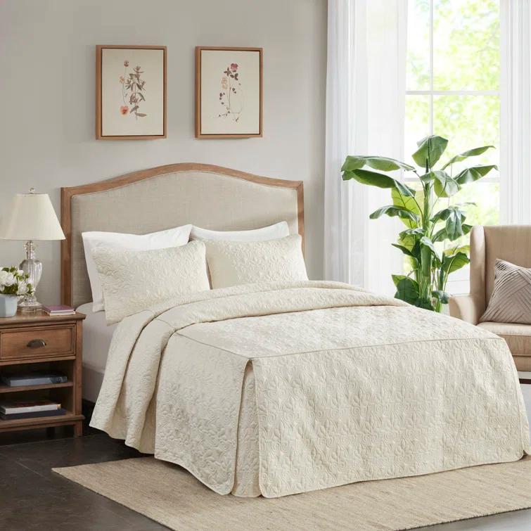 Madison Park Quebec 3 Piece Split Corner Pleated Quilted Bedspread