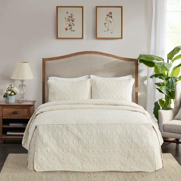 Madison Park Quebec 3 Piece Split Corner Pleated Quilted Bedspread
