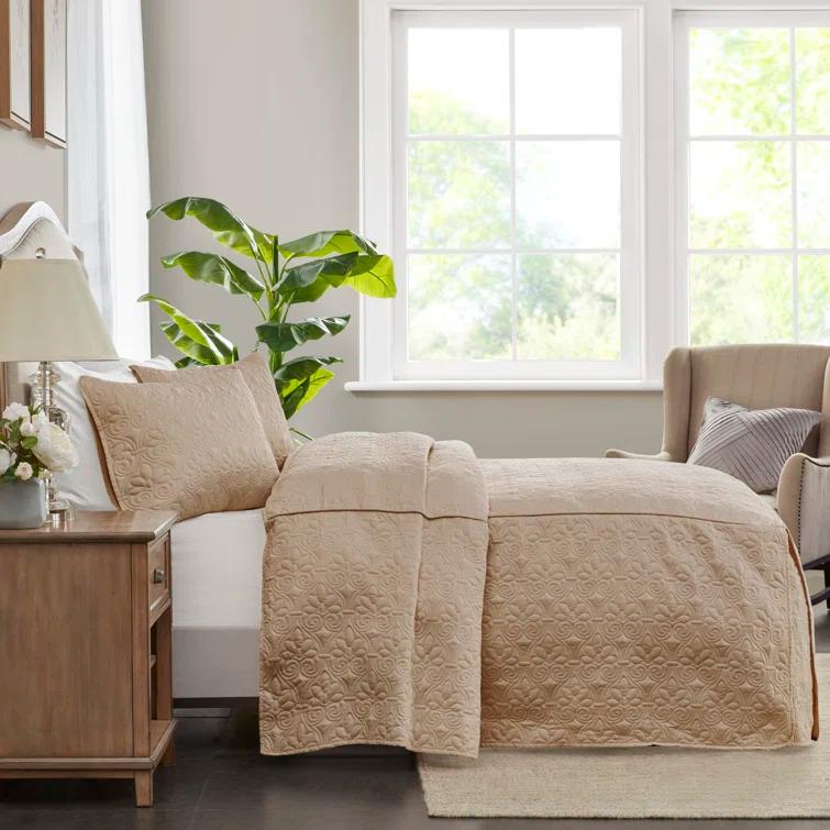 Madison Park Quebec 3 Piece Split Corner Pleated Quilted Bedspread
