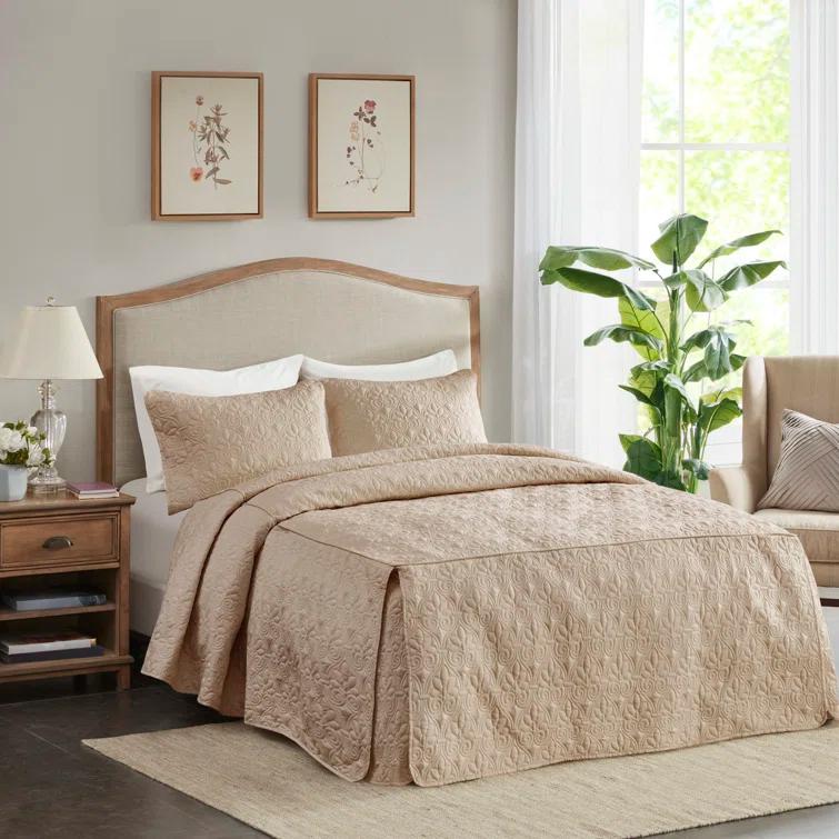 Madison Park Quebec 3 Piece Split Corner Pleated Quilted Bedspread