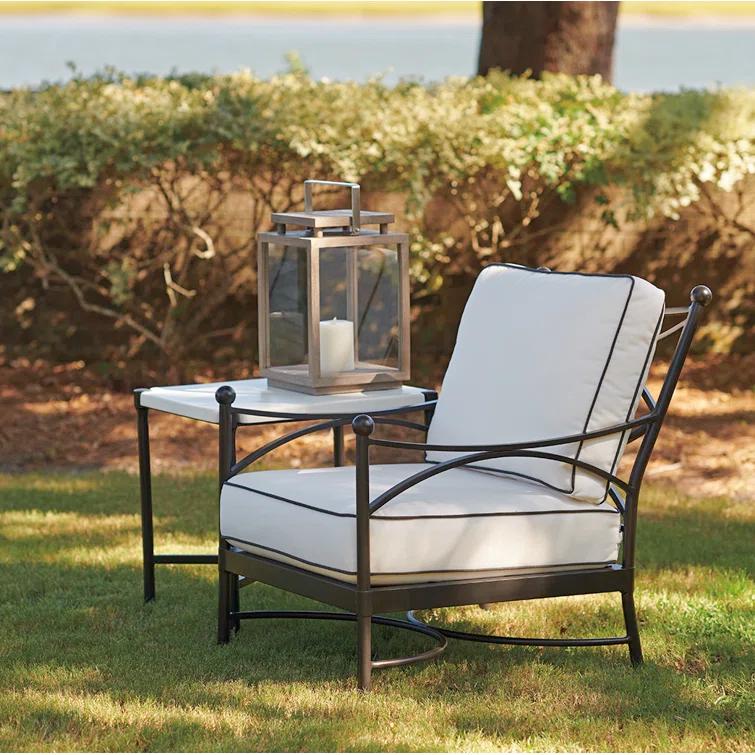 Pavlova Lounge Chair