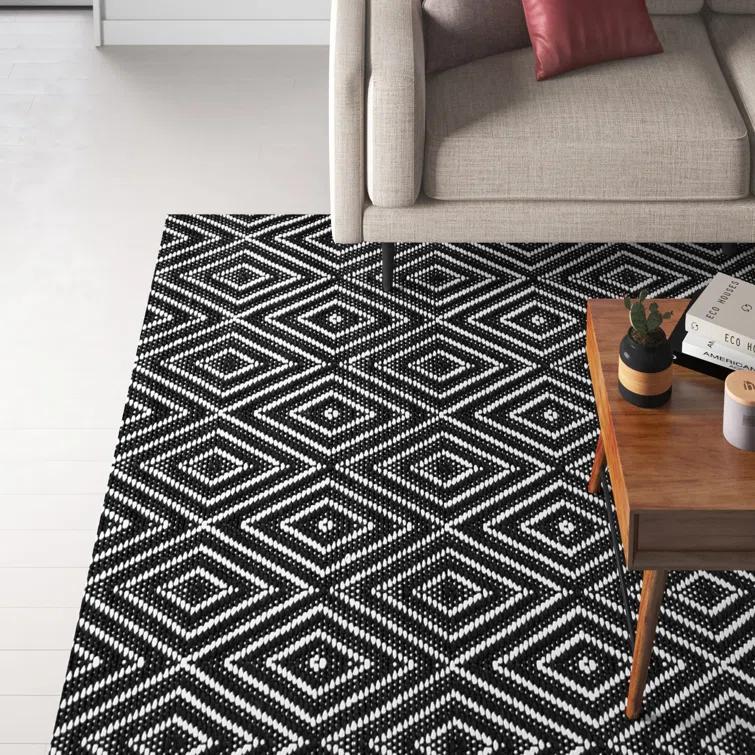 Diamond Black/Ivory Handwoven Indoor/Outdoor Rug