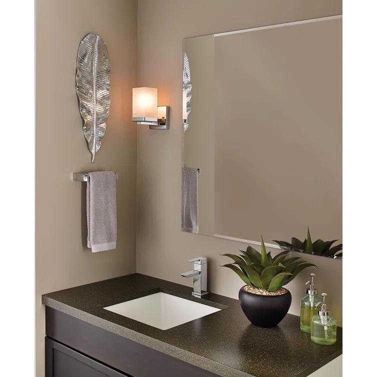 90 Degree Single Hole Bathroom Faucet with Drain Assembly