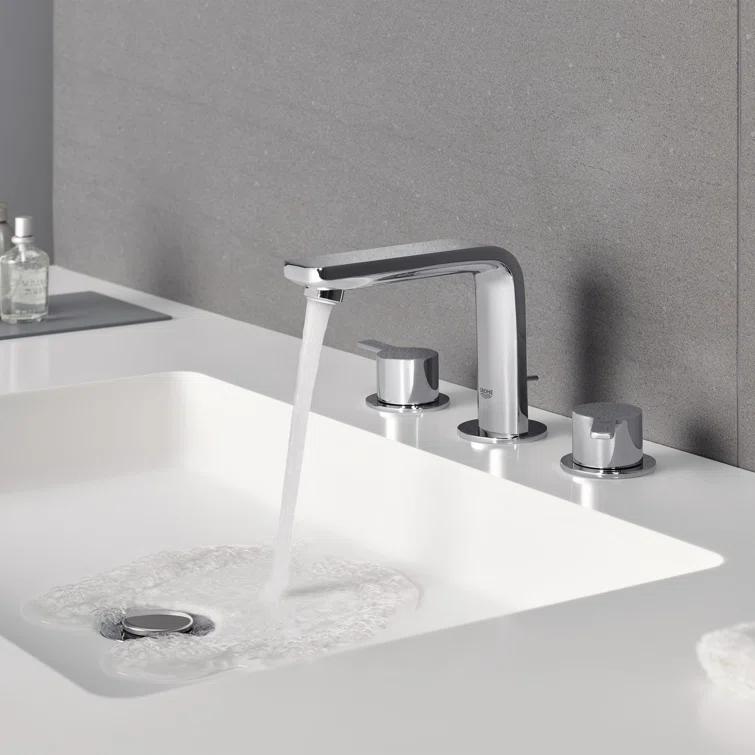 Lineare™ Widespread Bathroom Faucet with Drain Assembly